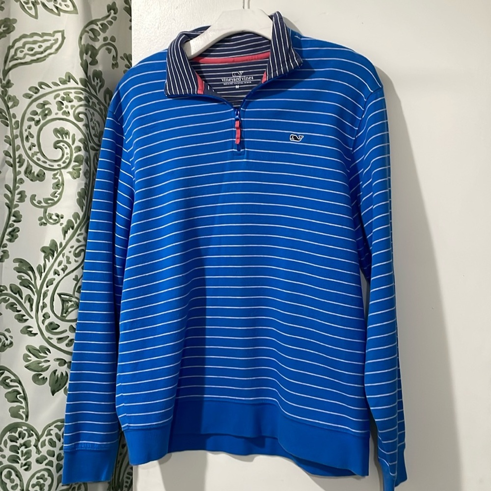 Vinyard Vines quarter zipped sweatshirt size Medium